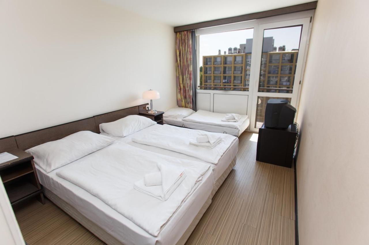 Hotel Hungaria Siofok Exterior photo