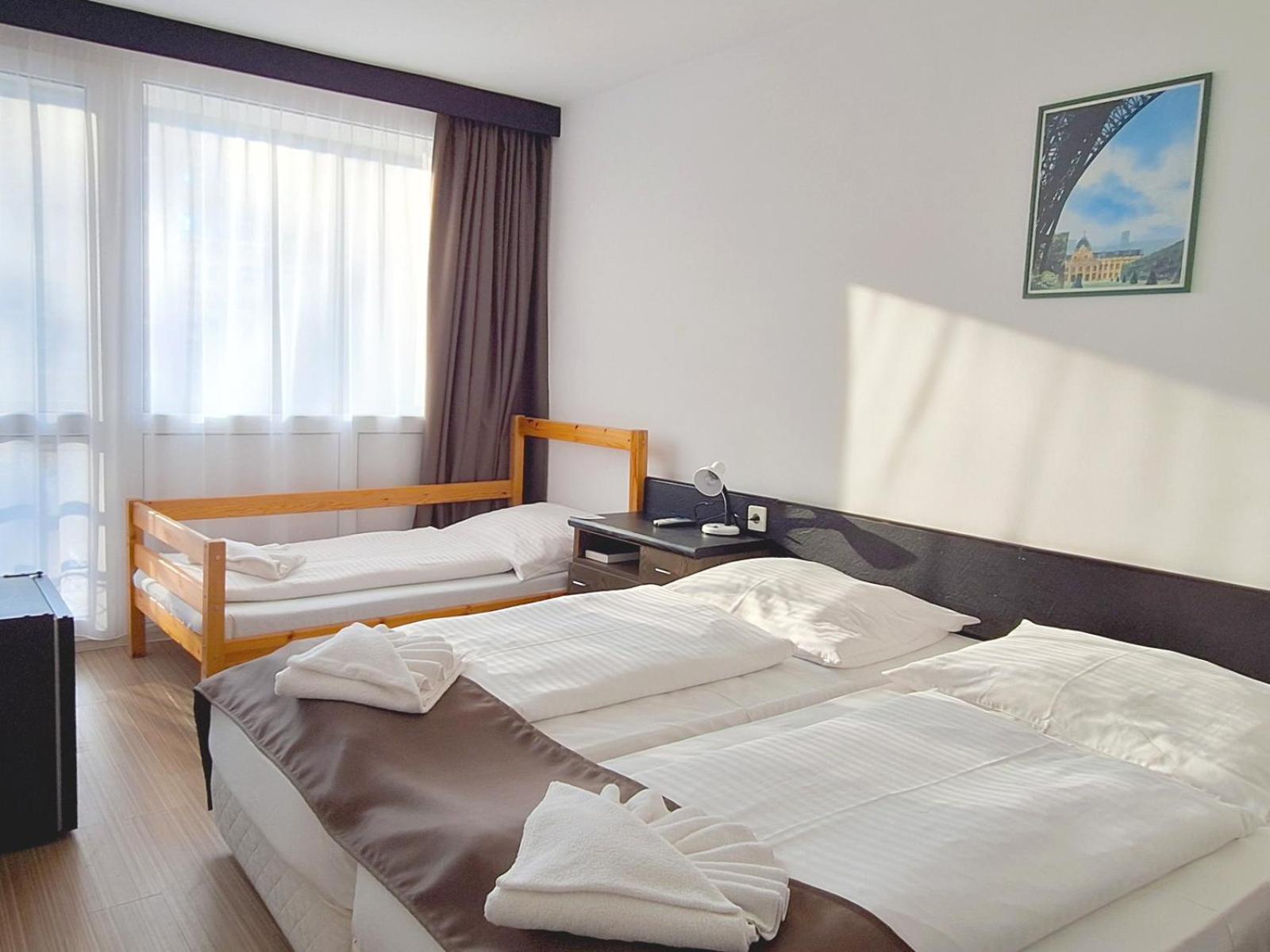 Hotel Hungaria Siofok Exterior photo
