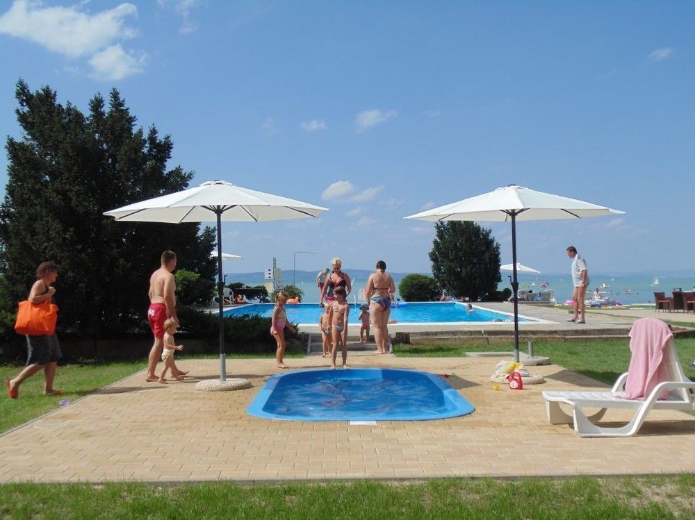 Hotel Hungaria Siofok Exterior photo